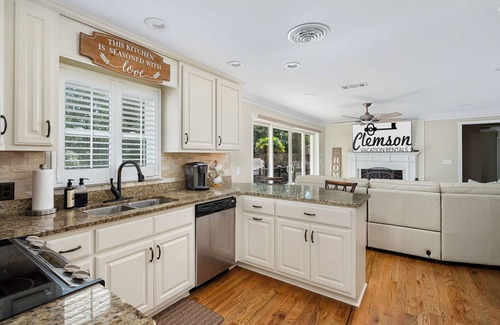 Anderson House | Lake Time on Lake Hartwell!
