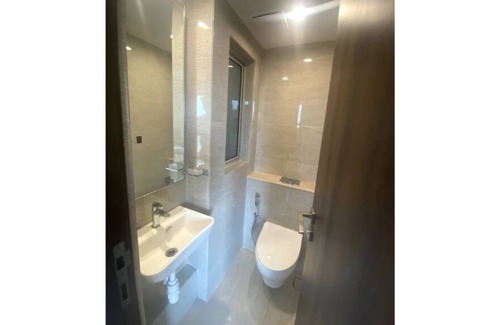 Hiranandani Gardens Apartment | Lake View 1-bedroom @ Hiranandani Powai- Maxxvalue