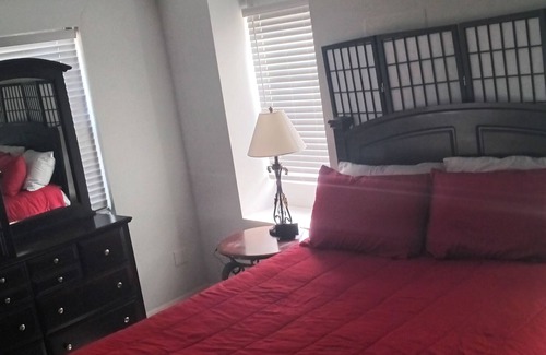 Roach House | Lake View and WiFi