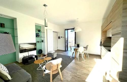 Arona Apartment | Lake View Apartment in Arona