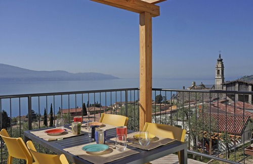 Gargnano Condo | lake view apartment quiet location parking and swimming pool in the olive trees.