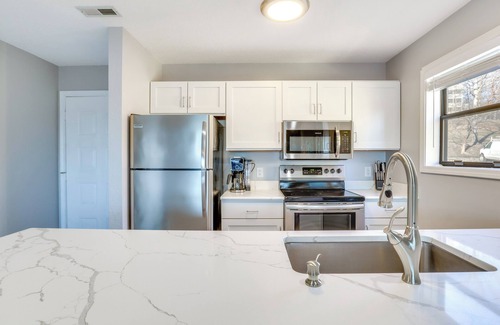 Lake of the Ozarks Apartment | Lake View & Boat Slip: Osage Beach Retreat!