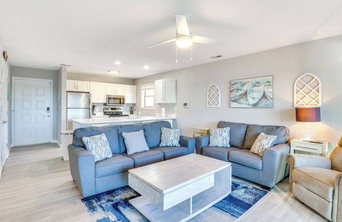 Lake of the Ozarks Apartment | Lake View & Boat Slip: Osage Beach Retreat!