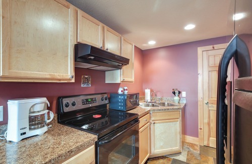 St. Albans House | Lake View Champlain Home w/Hot Tub & Sauna!