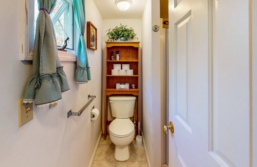 Rockwood Condo | Lake view condo overlooking Mt. Kineo with shared dock, balcony & fast WiFi