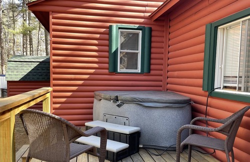 Wakefield House | Lake View Cottage with Hammock/Swing & Fire Pit & Two New Jacuzzi Spa Hot Tubs