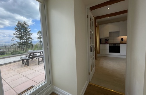 Thornthwaite Cottage | Lake View Cottage - an apartment that sleeps 4 guests in 2 bedrooms