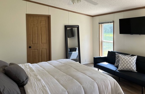 Elysian House | Lake View Cottage in Elysian with Lake Francis Views - 20% Weekly Discount