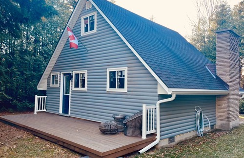 Port Albert Cottage | Lake-view Cottage on the bluffs above Lake Huron. Private Stairs down to beach.
