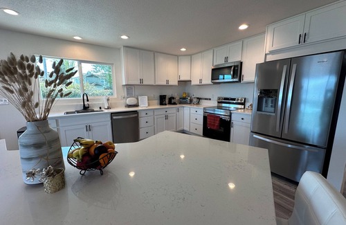 Lakeport House | Lake view fully remodeled house