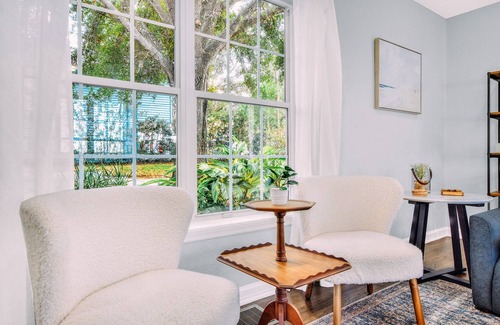 Winter Haven House | Lake View, Game Room, 10 minutes to Legoland - Perfect for Large Families!