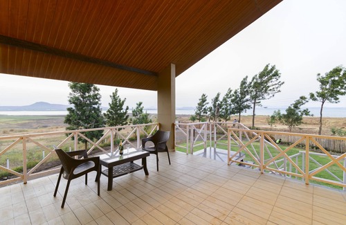 Nashik Villa | Lake View Holiday Villa 3 Bed RM nr Sula wine yard