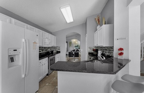 Lake Berkley House | Lake View Home w/Private Pool & 5BR – Near Disney