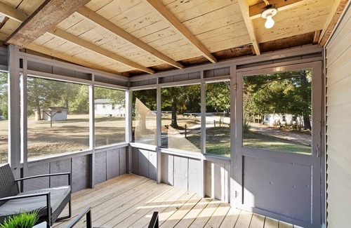 Waterloo Apartment | Lake View in Waterloonn