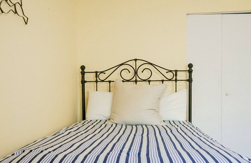 Burnside Condo | Lake View Lounge 104-2- Golf, Pool, Pickleball