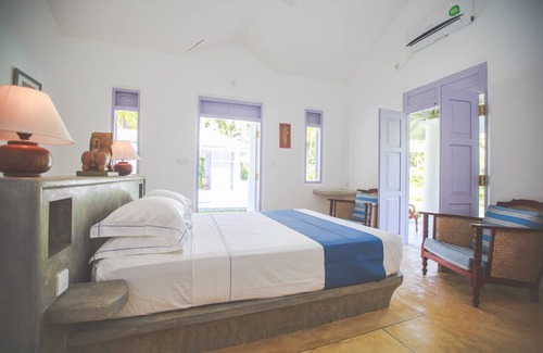 Ahangama Villa | lake view. paradise villa