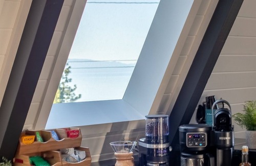 Talmont Cabin | Lake View · Private Lake Access · A/C · EV · Pets