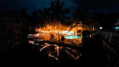 Uswetakeiyawa House | Lake View Resort by TropiCube