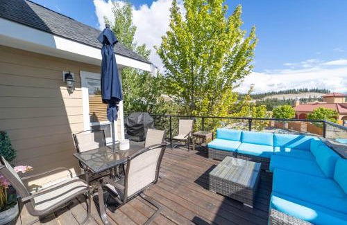 Central Okanagan House | Lake View! Steps to the Pool! Pet Friendly!