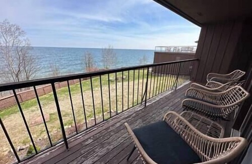 Tofte Apartment | Lake Views + Access I Pool I Sauna I Game Room I Nord Haven
