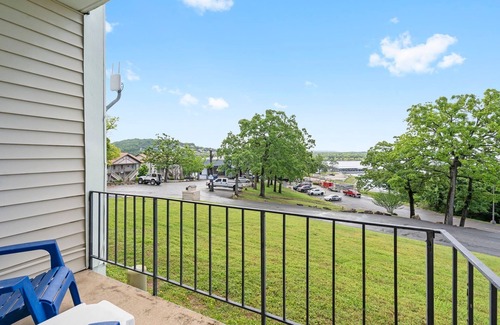 Indian Point Condo | Lake Views, On-Site Marina, Two Queen Suite