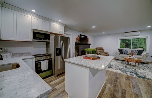 Silver Beach House | Lake Whatcom Getaway+Private Dock+Lake Access!