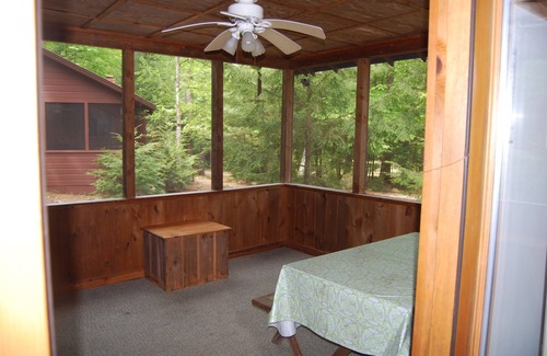 Moultonborough Cabin | Lake Winni 2 bedroom plus den - large sandy beach, kayaks at Deepwood Lodges