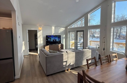 Dunnottar Cabin | Lake Winnipeg Retreat in Matlock, MB