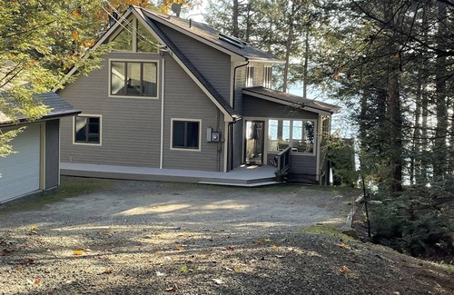 Moultonborough House | Lake Winnipesaukee waterfront home in quiet private location. Views!