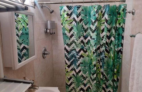 Palm Springs Apartment | Lake Worth Studio-B Suite 5 miles from the Beach