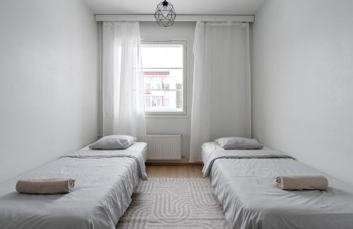 Jyvaskyla Apartment | Lakefront 2BR Home with Sauna near Railway Station & Downtown