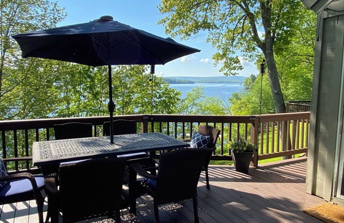 Thayerville House | Lakefront, 3 Amazing Decks, Tennis/Pickle Ball, Boat Slip, Hot Tub, Bed Swingn