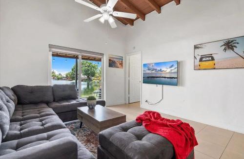 Hollywood House | Lakefront 3 Bdrm Ftl Beach & Hard Rock Casino