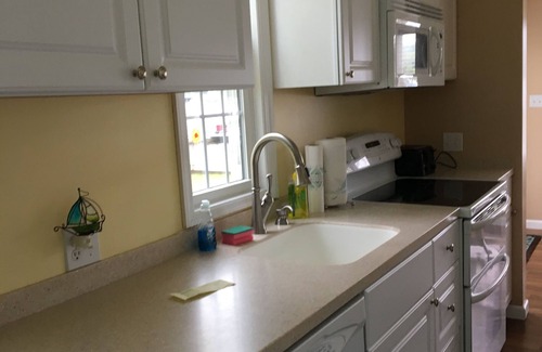 Bloomfield Township Cottage | Lakefront 3-bedroom cottage at Canadohta Lake with AC- wifi-gas fireplace
