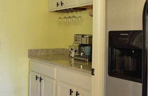 Dadeville Condo | Lakefront 3BR 2BA Condo on Lake Martin! Perfect for your family!