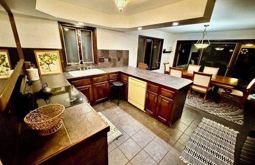 Clio House | Lakefront 5BR,3bath, private lake,nature lovers dream, Big home near Frankenmuth