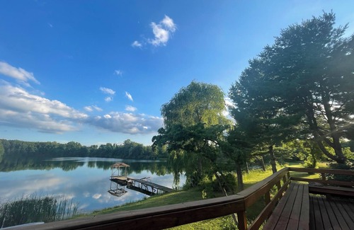 Clio House | Lakefront 5BR,3bath, private lake,nature lovers dream, Big home near Frankenmuth