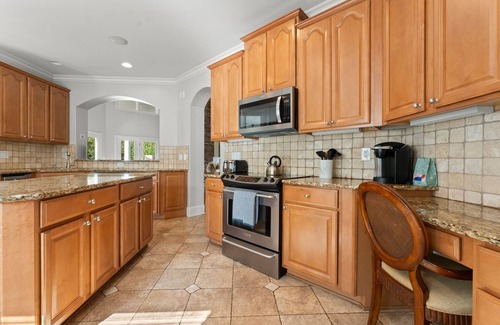 Denver House | Lakefront 6BDR, Priv Dock, Game Room, Firepit | Jake's Lake House by Avantstay