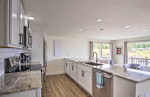 Cleora Cottage | Lakefront Afton Cottage w/Deck: Walk to Boat Ramp