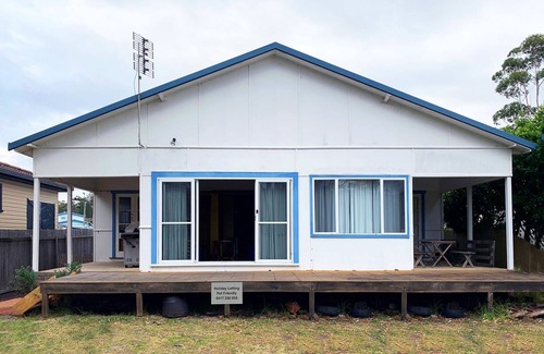 Lake Tabourie House | Lakefront Beach House