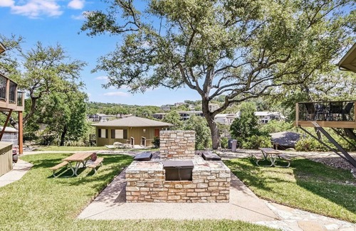 Lakeway House | Lakefront Bungalow - Shared Community Pool/Hot Tub #4