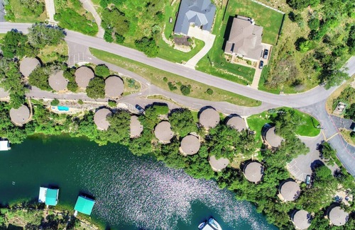 Lakeway House | Lakefront Bungalow - Shared Community Pool and Hot Tub Unit 10