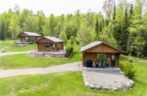 Unorganized Centre Parry Sound Cabin | Lakefront Cabin #4 - 4 Season - Sleeps 7