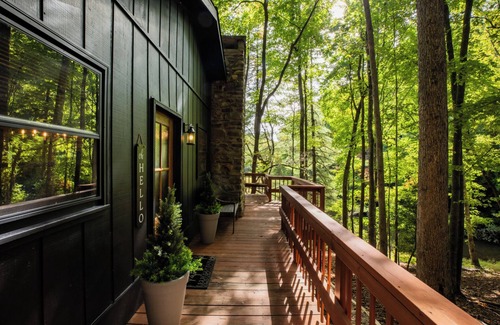 Deep Gap Cabin | Lakefront Cabin in the High Country. Pet Friendly! Kid Friendly!