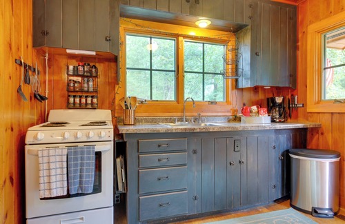 Minocqua Cabin | Lakefront Cabin w/Private Dock & Fire Pit!