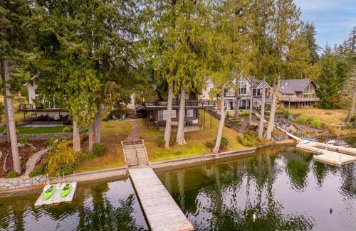 Grapeview House | Lakefront Cabin with Dock and Sauna