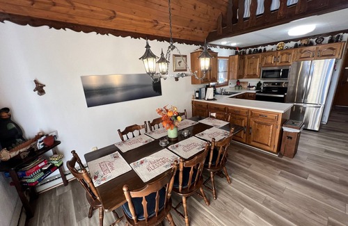 Loretto House | Lakefront Chalet - Badwater Lodge - Gorgeous Lake Views