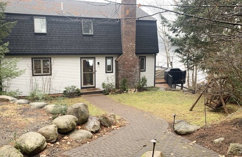 Bridgton Cottage | Lakefront Clean Modern 5-bed, 3.5 Bath, Families