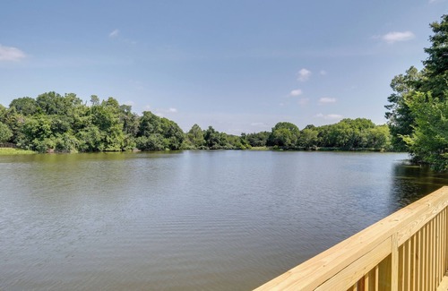 Wellborn Cottage | Lakefront College Station Home Near Texas A & M!