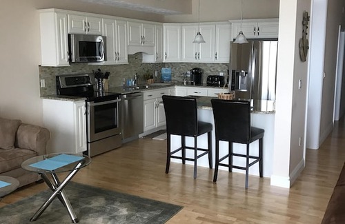 Geneva-on-the-Lake Condo | LAKEFRONT CONDO #107* 2BR/2 BA SLEEPS 6